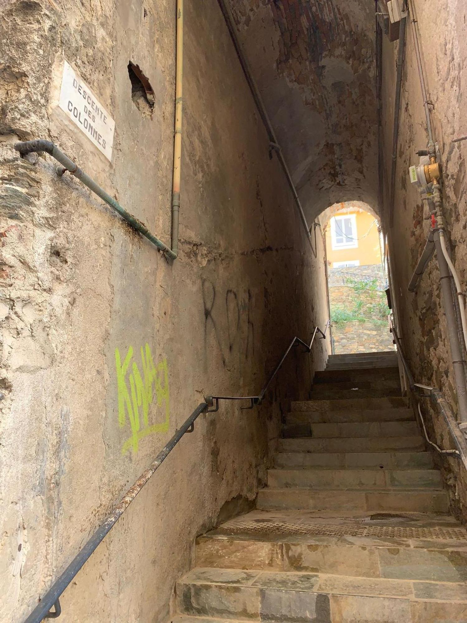 Maison Colonnes 4 Personnes Bastia  Exteriör bild